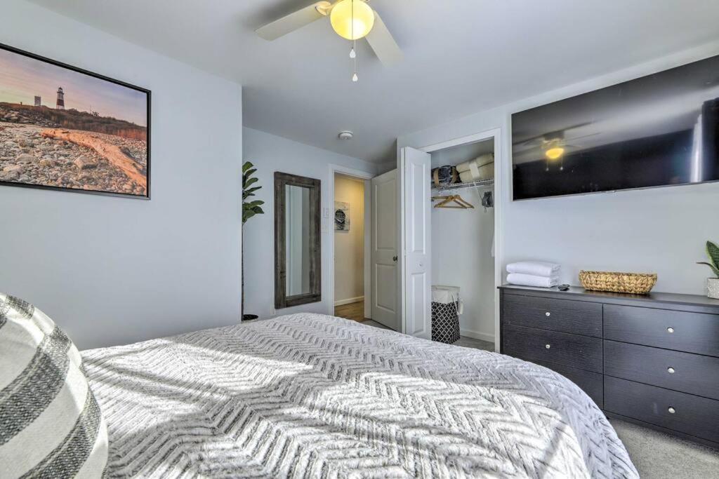 New! Updated Mystic Home W/ Sauna, Hot Tub & Deck Eksteriør bilde