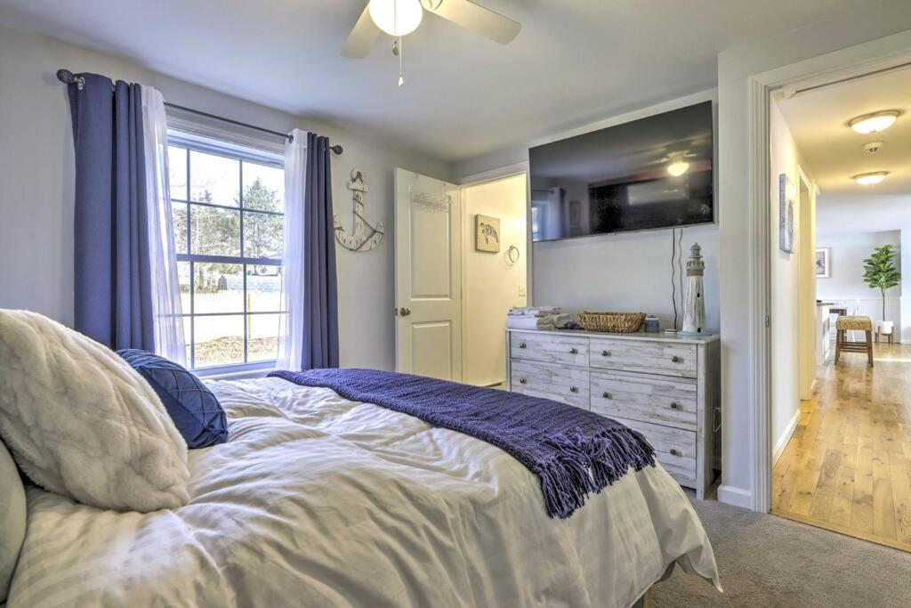 New! Updated Mystic Home W/ Sauna, Hot Tub & Deck Eksteriør bilde