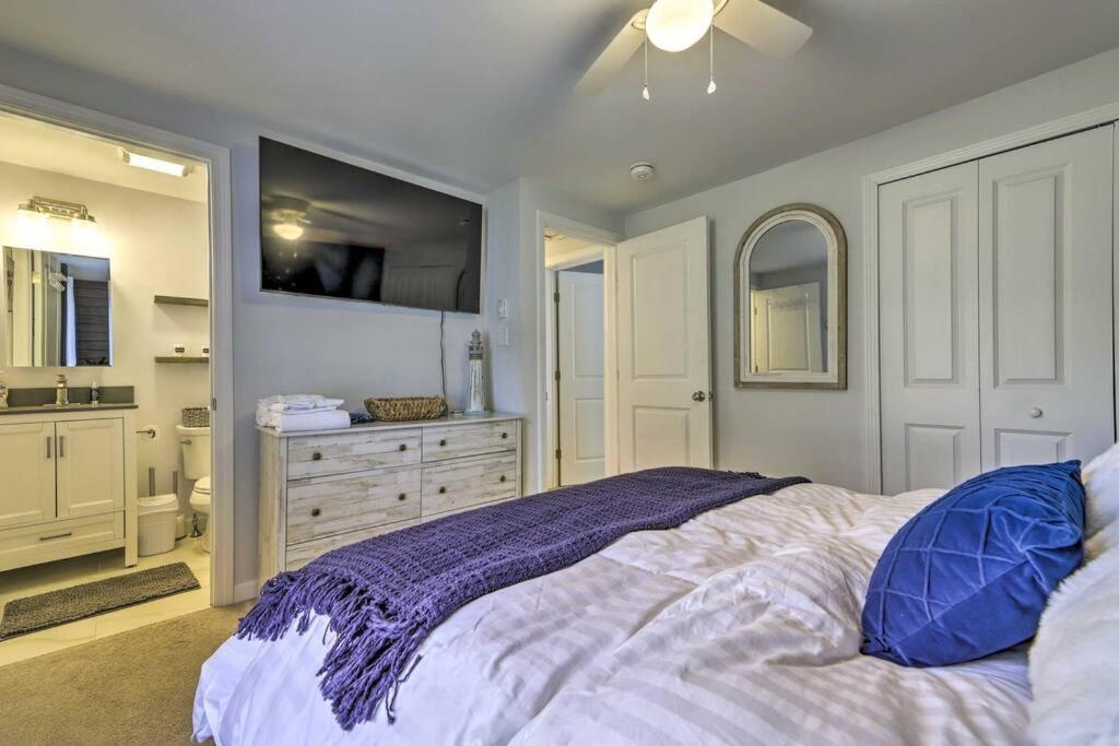 New! Updated Mystic Home W/ Sauna, Hot Tub & Deck Eksteriør bilde